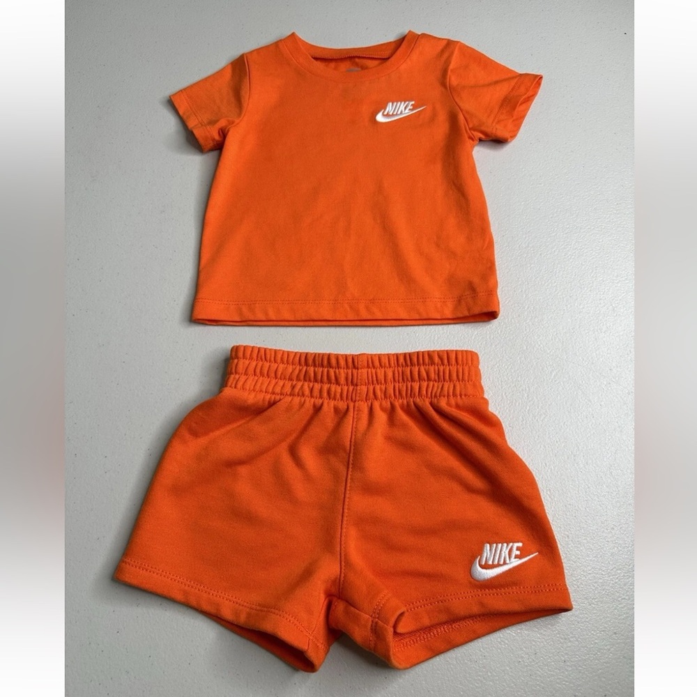 NIKE ORANGE 2 PIECE SHORT SET INFANT 12 MOS